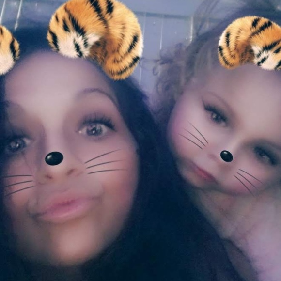 Meet your Posher, Shawnie - Picture 2 of 2